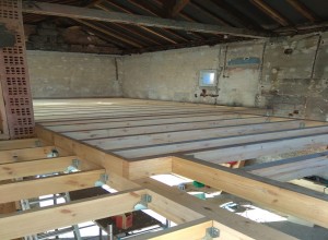 Plancher bois en bastaing ou solives à Montpellier