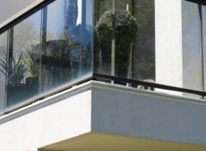 Balcon et marches en béton à Saint-Léger-du-Malzieu