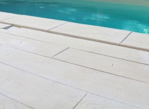 Dallage en pierre pour terrasse de piscine à Ceilhes-et-Rocozels