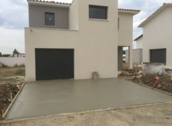 Dalle béton extérieure à Ambérac à Ambérac