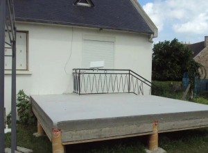 Dalle béton sur pilotis à Varennes