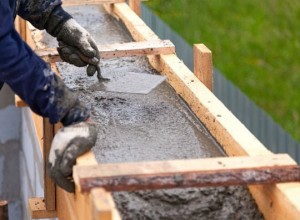 Couler un linteau béton à Gouhenans à Gouhenans