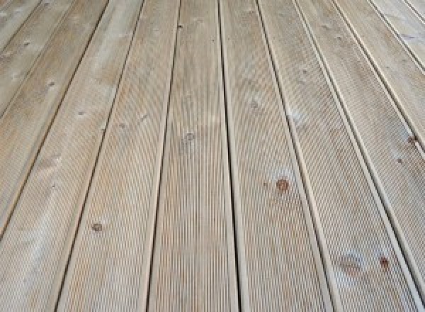 Terrasse en bois européen à Corneilla-de-Conflent