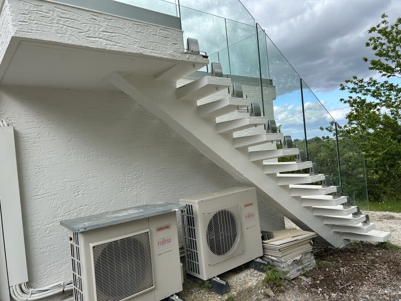 Escalier béton à Varen