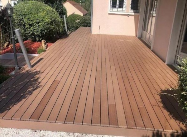 Terrasse en bois : en lames ou en dalles à Aigueblanche